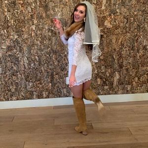 Little white dress with sheer sleeves & back